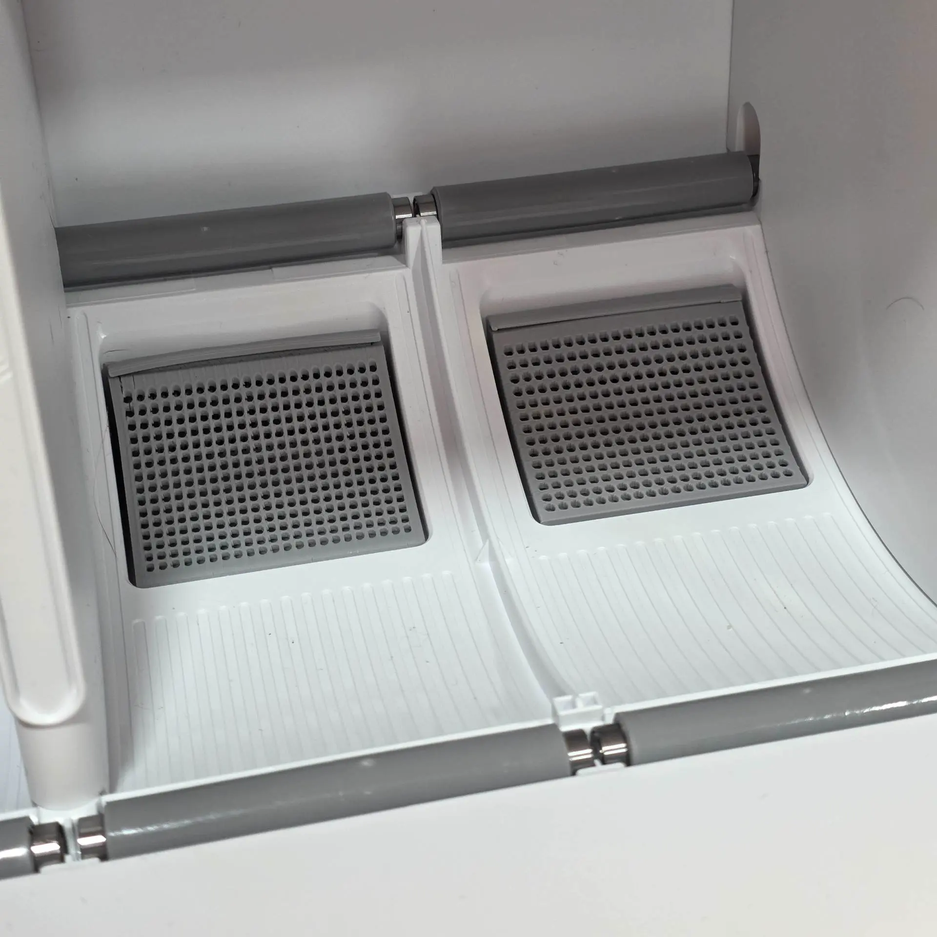 Bronvoorbeeld van het 3D-model CFS Lite Desiccant Tray Dry Pod door Laser3DCNC