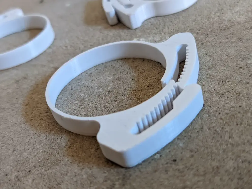 Bronvoorbeeld van het 3D-model Circular Fastener (Hose Clamp) door inhabitworks