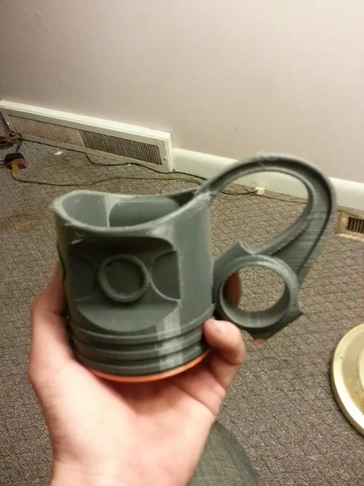 Bronvoorbeeld van het 3D-model Piston Cup door Bmerkin