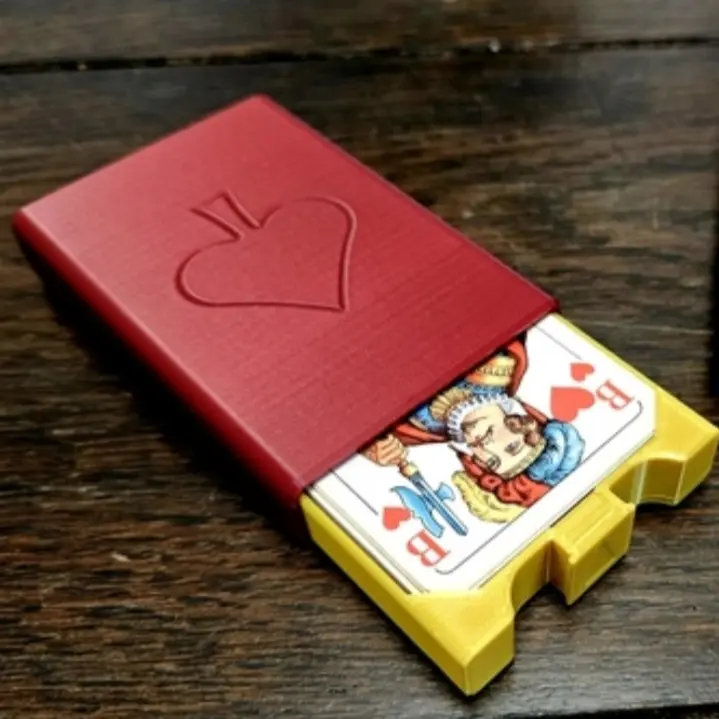 Bronvoorbeeld van het 3D-model playing card box door Kirill Stalker