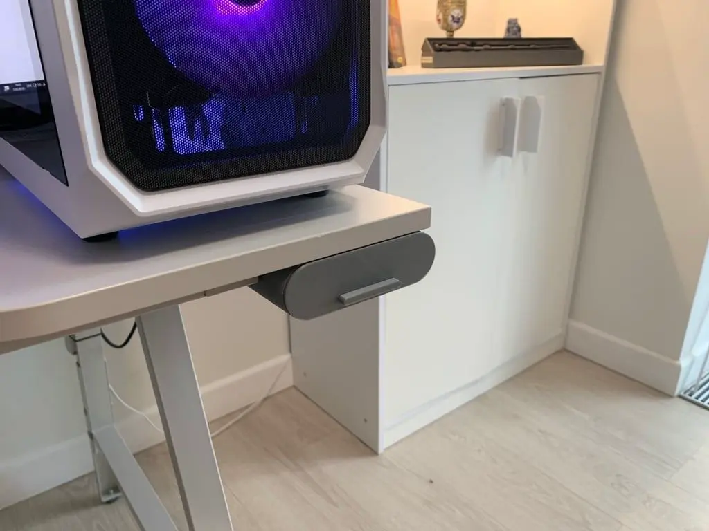 Bronvoorbeeld van het 3D-model Table/Desk small drawer door Kamil01691
