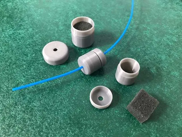 Bronvoorbeeld van het 3D-model Universal Filament filter or dust filter (for 1.75mm) door Mohd Zainol B Buyong
